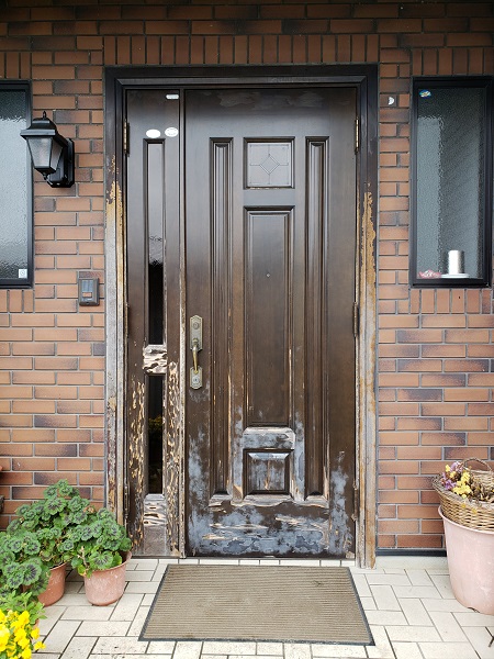 玄関ドアの施工例