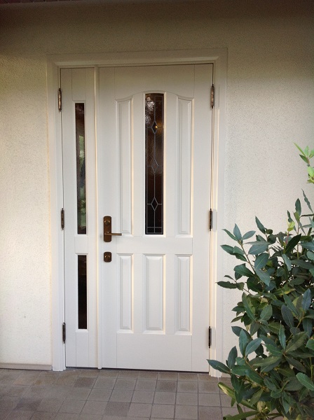 白色玄関ドア再塗装